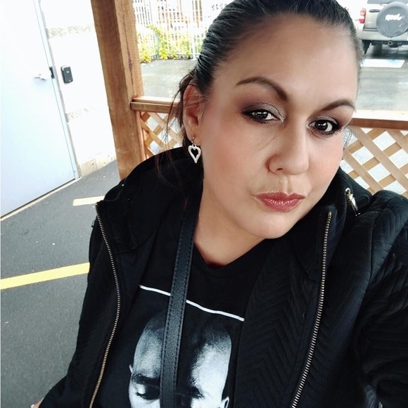 Meet your Posher, Angie - Picture 5 of 8